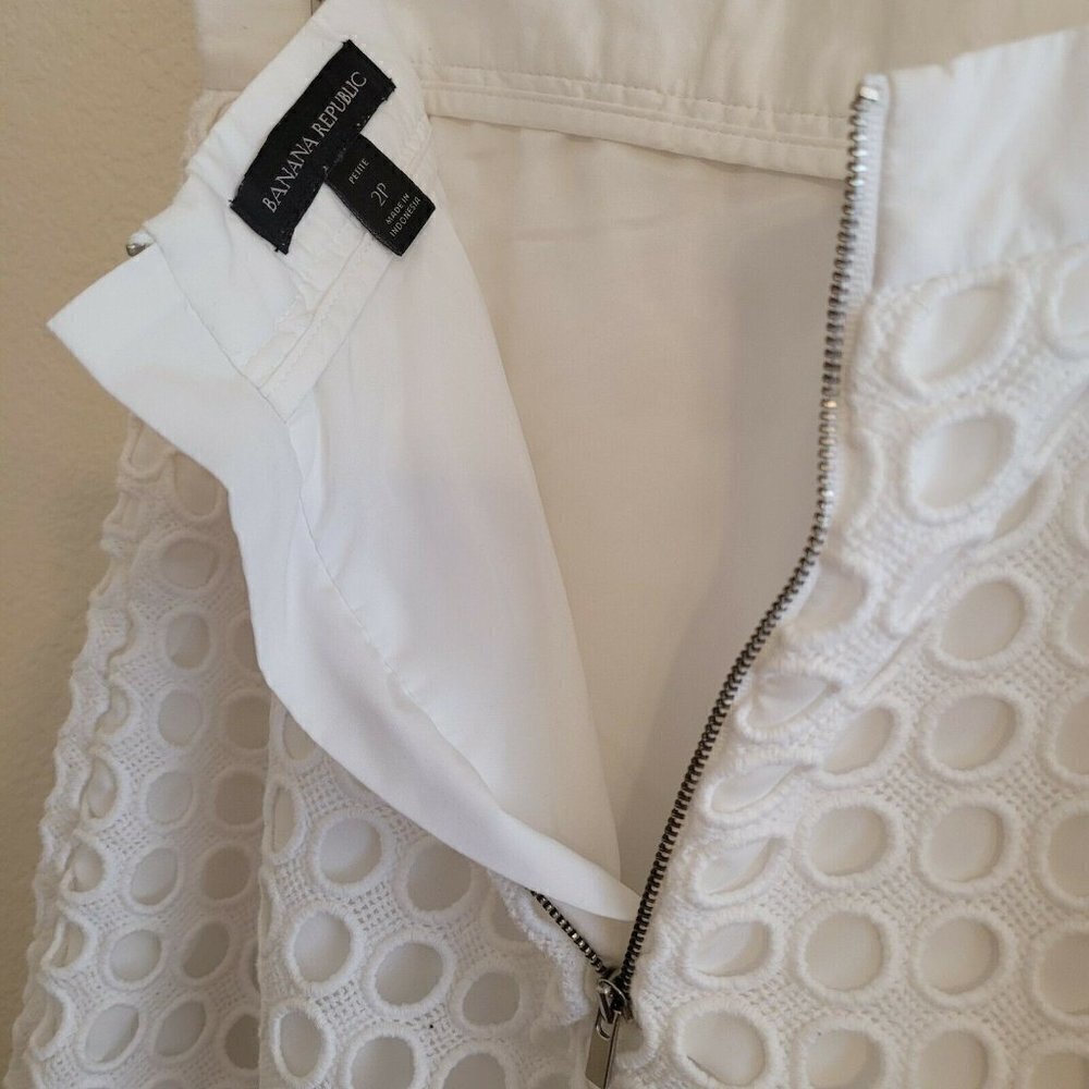 Banana Republic White Circle Lace Overlay Skirt - Picture 6 of 7